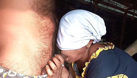 Indian cunt with a nice round booty fucked in the rooftop