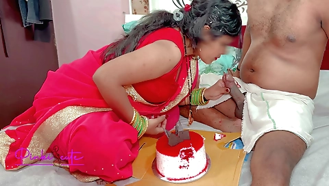 Indian wife in her stepfamily's house fucked after cutting cake
