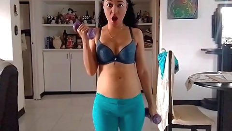 Amateur brunette in a black lingerie with her big booty exposed