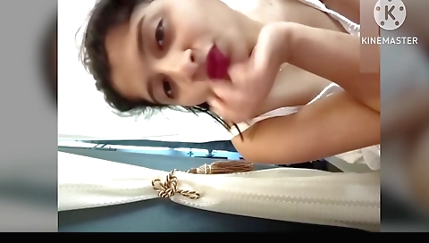 Sexy brunette shows off her body in this amateur hd video