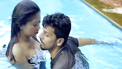 Buxom brunette with a big ass is enjoying outdoor sex