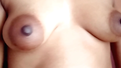 Indian housewife with a sexy face sucks dick in shower