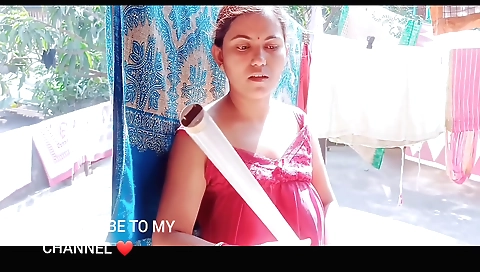 Amateur teen hussie shows her body and cums on her face