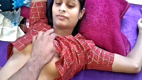 Bhabhi's hairy pussy is covered in oil after a deepthroat