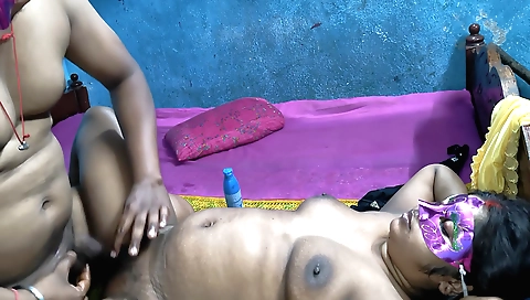 Sexy chubby amateur indian porn video with hot body