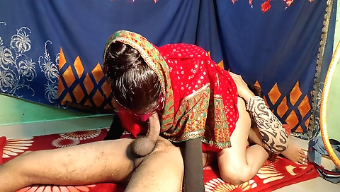 Indian girlfriend gets a dick in her mouth and ass