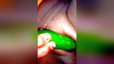 Indian amateur teen has her pussy toyed in this vid