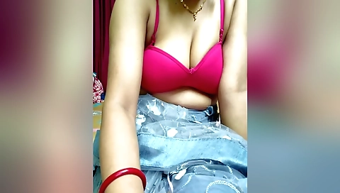 Indian teen video with big natural boobs and chubby body