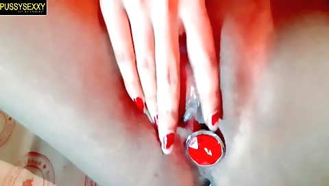 Indian babe enjoys anal and pussy play by her camera