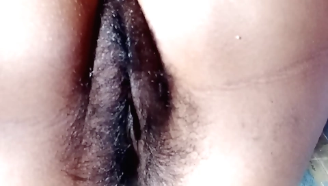Indian solo video with a hot girl on her hairy pussy