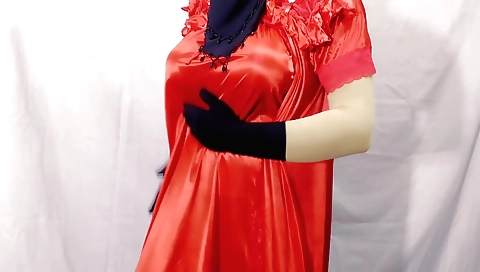 Indian woman plays with her pussy and enjoys solo masturbation