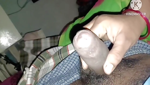 Indian girlfriend gets her hands fucked in her home