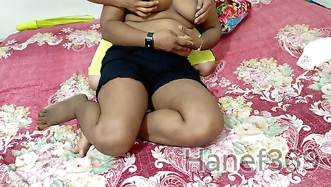 Indian stepsister-in-law fucks a small tummy in her cunt