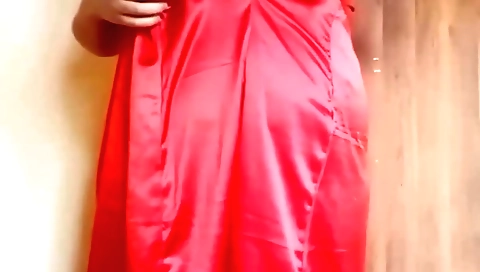 Busty amateur in red lingerie and shorts in hd video