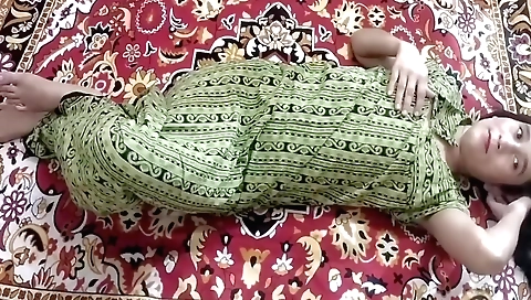 Indian girl with a natural face gets caught by her aunty