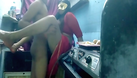 Slutty brunette babe getting fucked in homemade xxx video