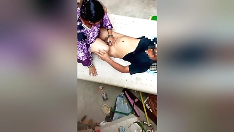 Chhattisgarhi bhabi is very horny and wants a big dick