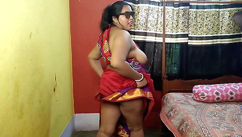 Desi Horny Housewife Fingering Pussy Herself And Cum