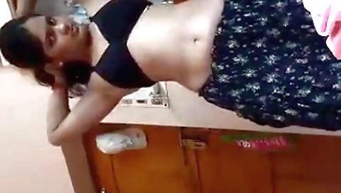 Hot amateur teen faked pussy fingering in webcams video