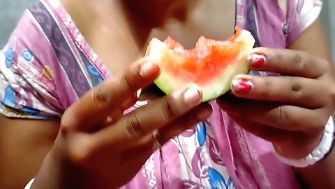 Indian hussy with big boobs gets a hardcore handjob