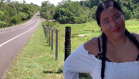 Big tits amateur brunette gets a great outdoor blowjob