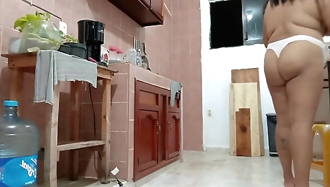 Sexy ass and tight body on a sexy naked solo video