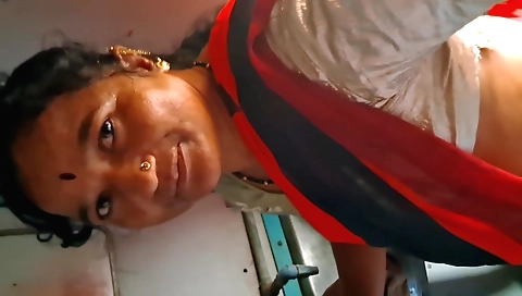 Indian brunette 18+ gets her pussy fucked in a car