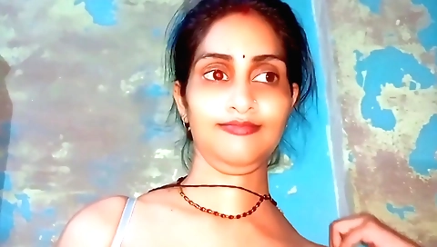 Indian brunette slut fucked on video in standing position