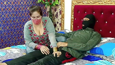 Indian maid gets fucked in amateur video for money