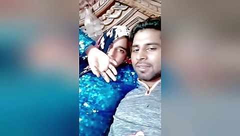 Indian girl with nice figure gives a blowjob to her hubby