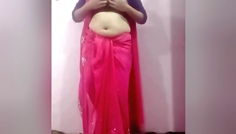 Big booty indian brunette fucks herself on web cam