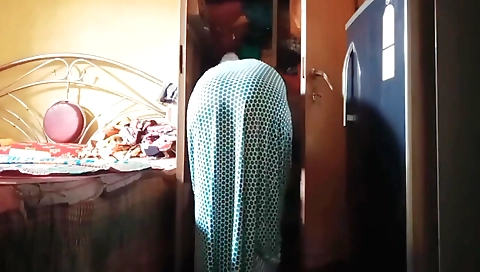 Indian girl fucked in her pussy in an amateur solo vid