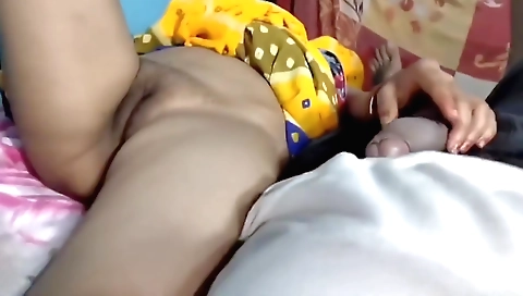 Indian brunette hairy pussy video with a hairy pussy