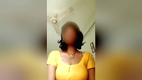 Busty mommy with big boobs makes amateur porn video