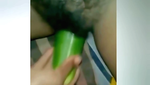 Indian babe playing with her hairy cunt in solo video
