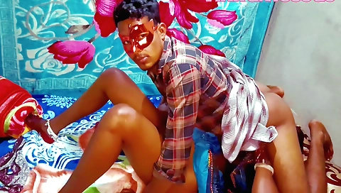 Indian brunette riding and stinking a cock on camera