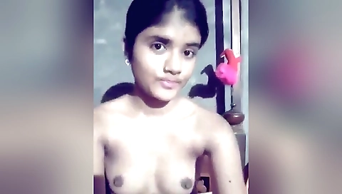 Indian girl with small boobs shows her boobs on web cam