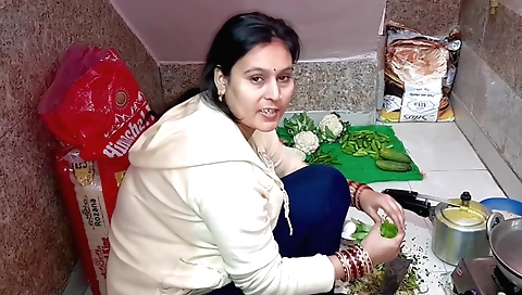 Milf in a sexy bikini gets a hot blowjob and a handjob