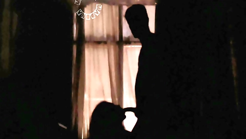 Indian guy rides a hot girlfriend's pussy with his fingers