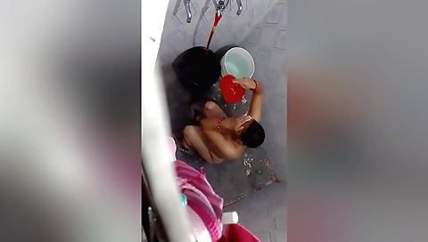 My body looks amazing in the bathroom in this homemade video