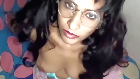 Indian girl with a fat ass is getting a face fucking