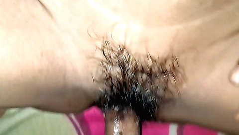 Indian girls and men making out in the bedroom in the amateur video