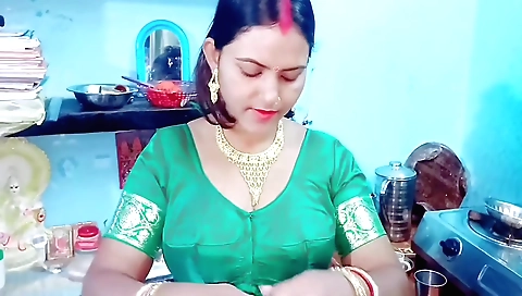 Indian girl fucks in bed with her boyfriend at home