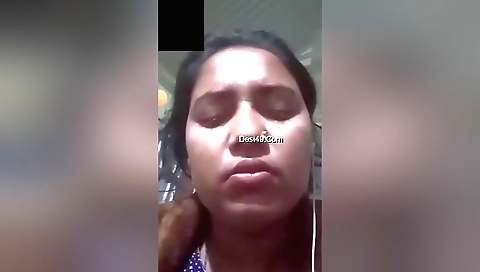 Today Exclusive- Village Girl Showing Her Boobs And Pussy