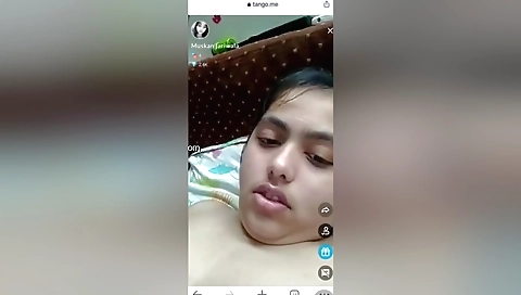Indian girl shows off her big boobs and ass on the webcam