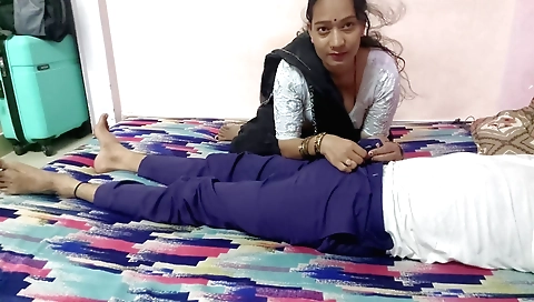 Gorgeous Busty Desi Indian Bhabhi Fucked In Kitchen