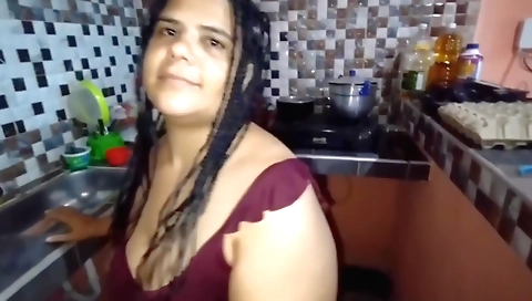 Indian chick with a sexy body is getting fucked in her pussy