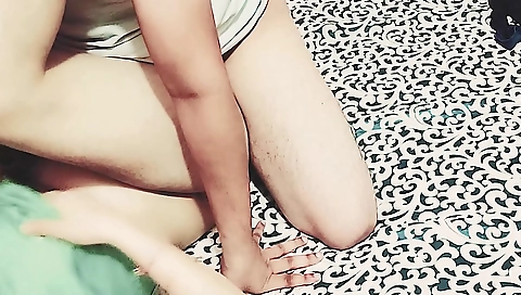 Webcam sex video of a sexy indian girl in the shower