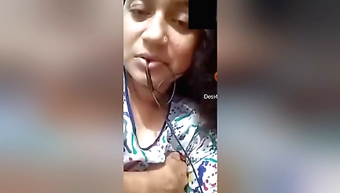 Amateur brunette boudi is showing off her body and pussy