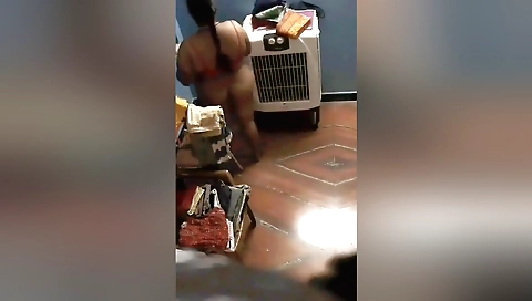 Indian brunette shows her sexy body in a solo clip